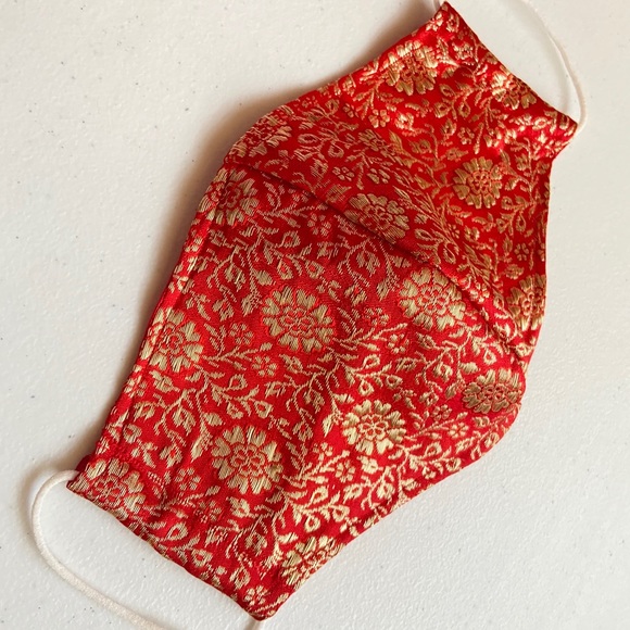 Red and gold embroidered Indian silk saree mask - Picture 4 of 7